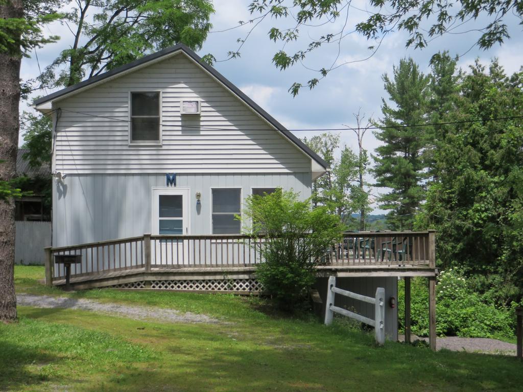 Bayside Inn & Marina Cooperstown Exterior photo